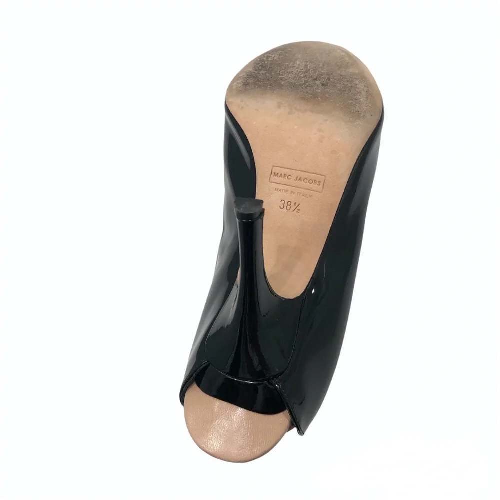 MARC JACOBS BLACK PATENT LEATHER PEEP TOE OPEN BEIGE HEEL STILETTOS HEELS